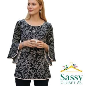 Coco Bianco Navy White Floral Bell Sleeve Round Neck Stretch Top Size M EUC